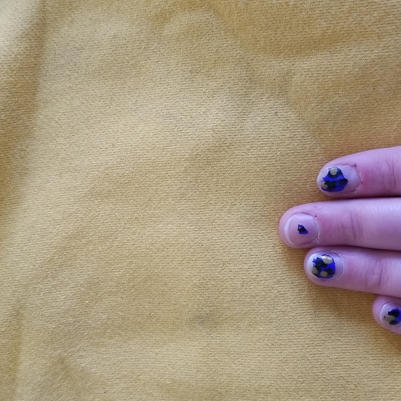 Clammy Heart Fall Leaves Embroidered Yellow Crew Neck Sweater - Picture 8 of 9